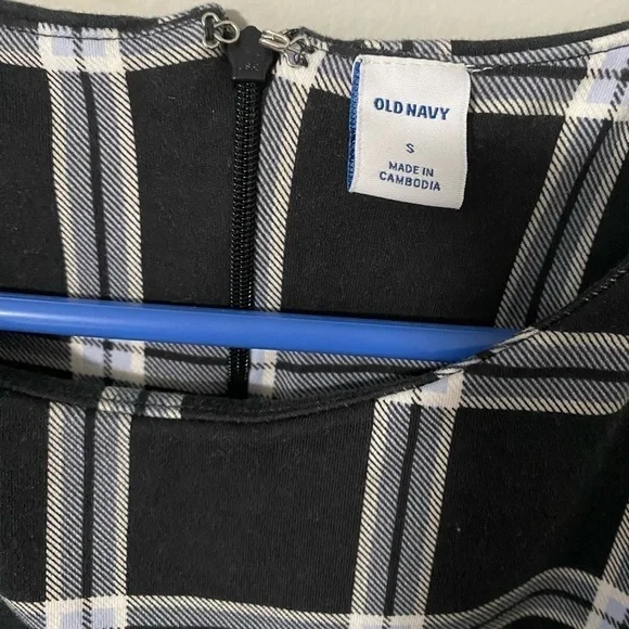 Old Navy Plaid Dress - Picture 4 of 9